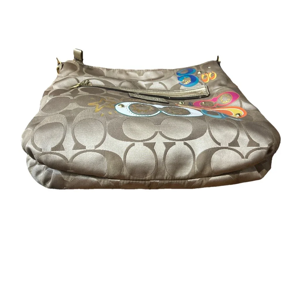 COACH (2012) Y2K Poppy Khaki Daisy Pop C Applique HOBO Shoulder Bag Hobo Boho
